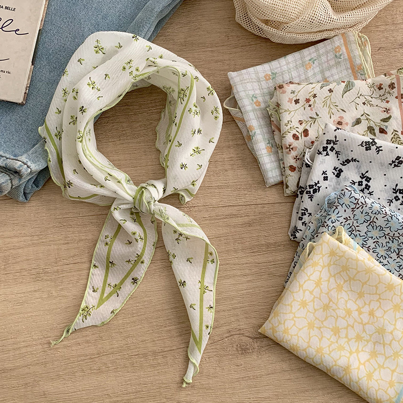 Travel Accessories Neck - Leichter, künstlerischer, kleiner Blumen-Dreiecksschal für Damen,