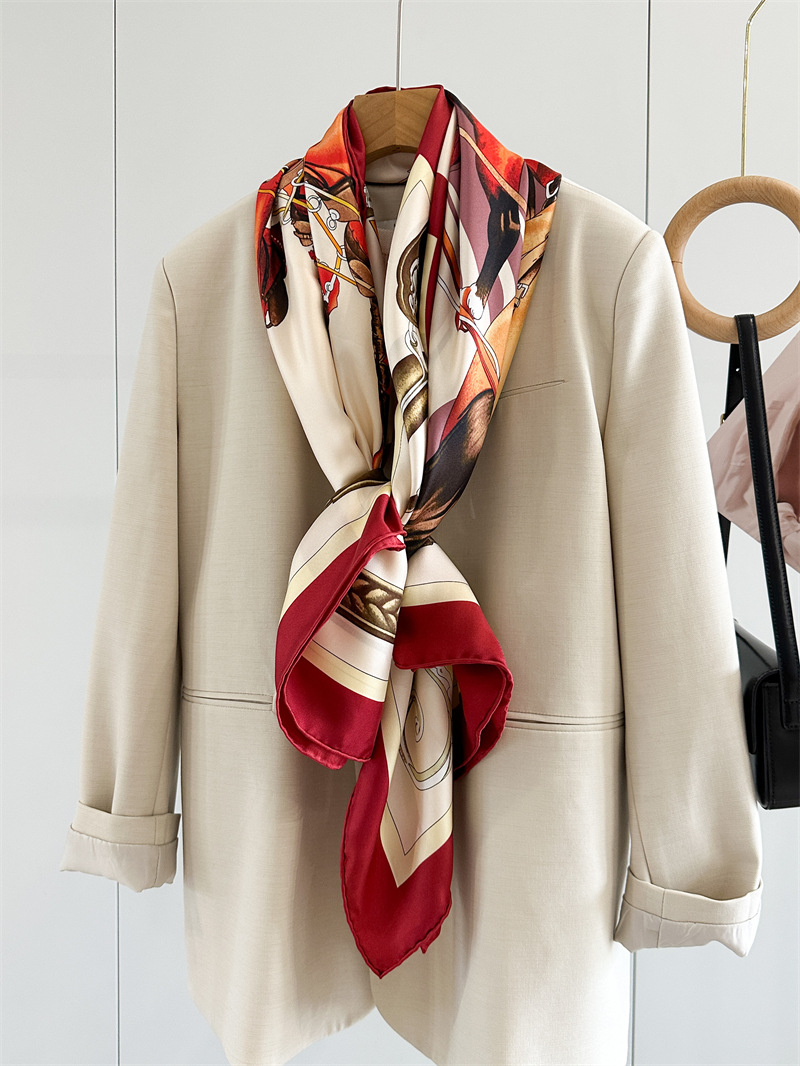 Travel Accessories Neck - Pferde-Seidenschal Luxus-Designer Handgerollte Kanten Große Schals