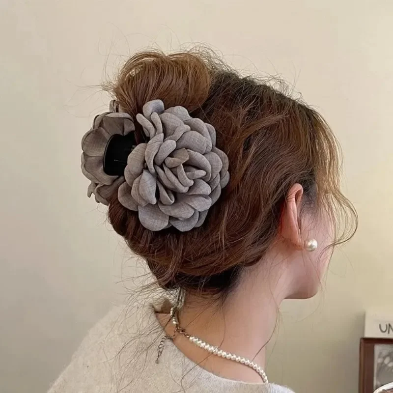 Travel Accessories Aesthetic - Französisch Stoff Rose Blume Haar Klaue