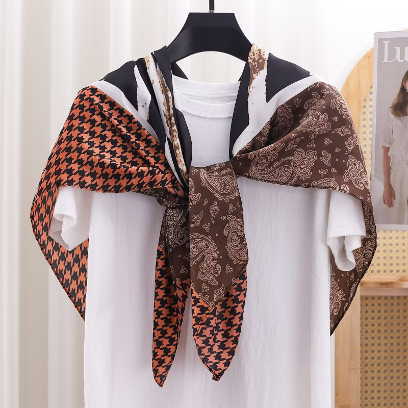 Vintage Ethnischer Blumen-Seid – Travel Accessories Neck Bewertung und Preis